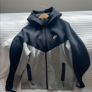 Nike Tech Black and Gray Full-Zip Jacket